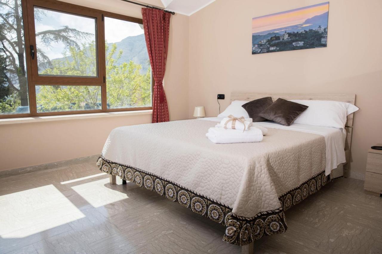 Divino Bistrot e Relais Hotel Lenola Buitenkant foto