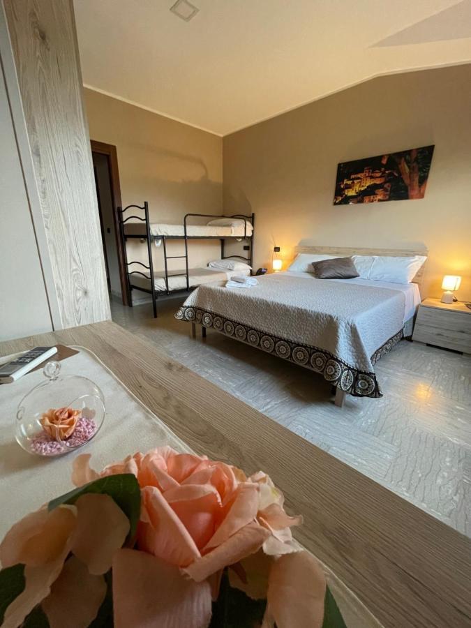 Divino Bistrot e Relais Hotel Lenola Buitenkant foto